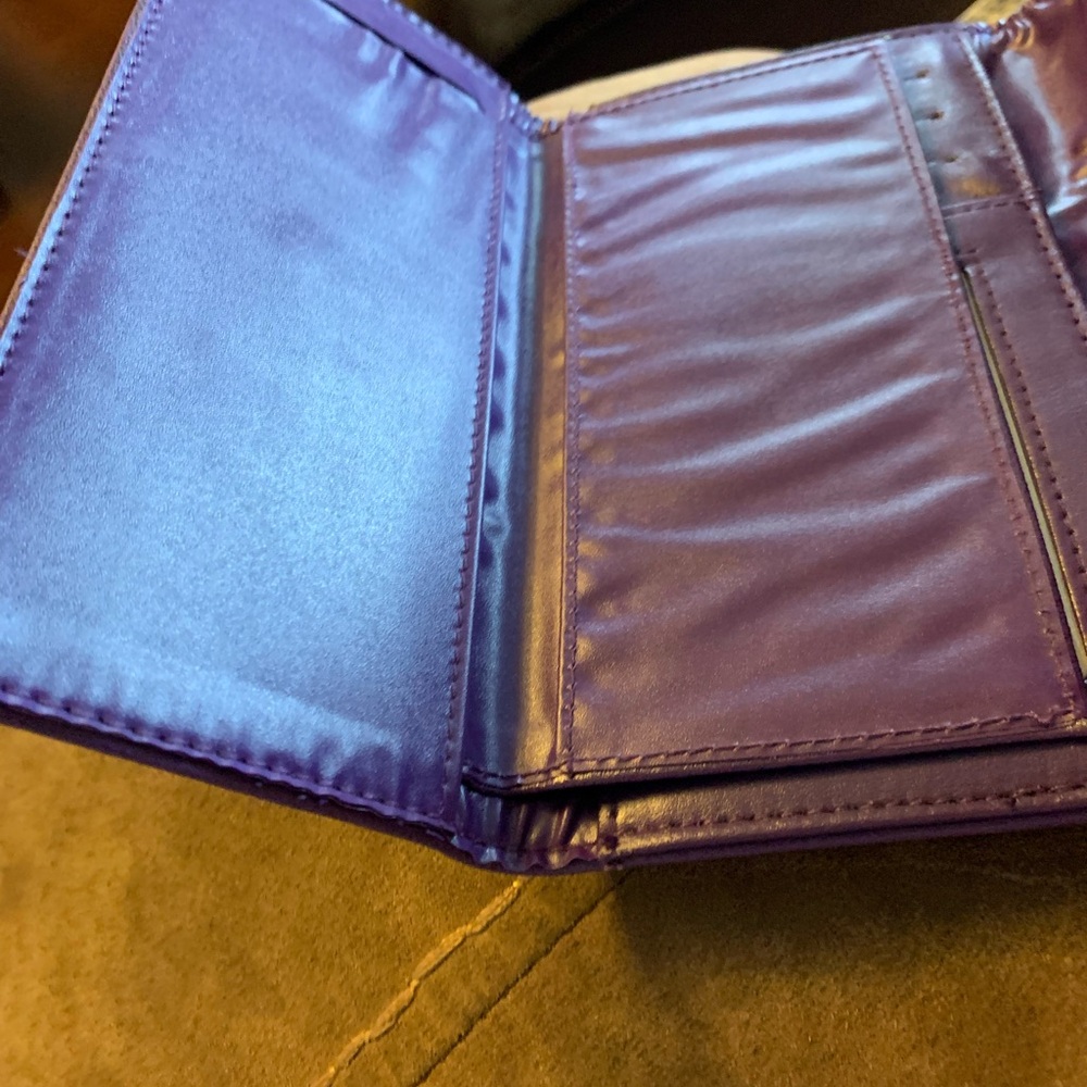 Elegant Purple Clutch with Gold Detail - Picture 6 of 7